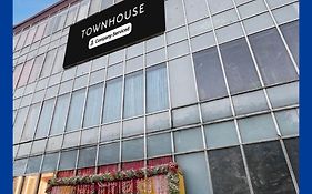 Townhouse Patparganj Near Max Super Speciality Hospital